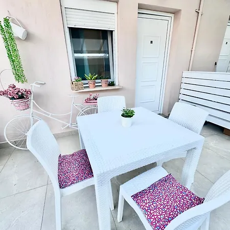 Apartamento αvli & No 3 *